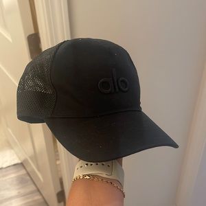 Alo trucker hat all black